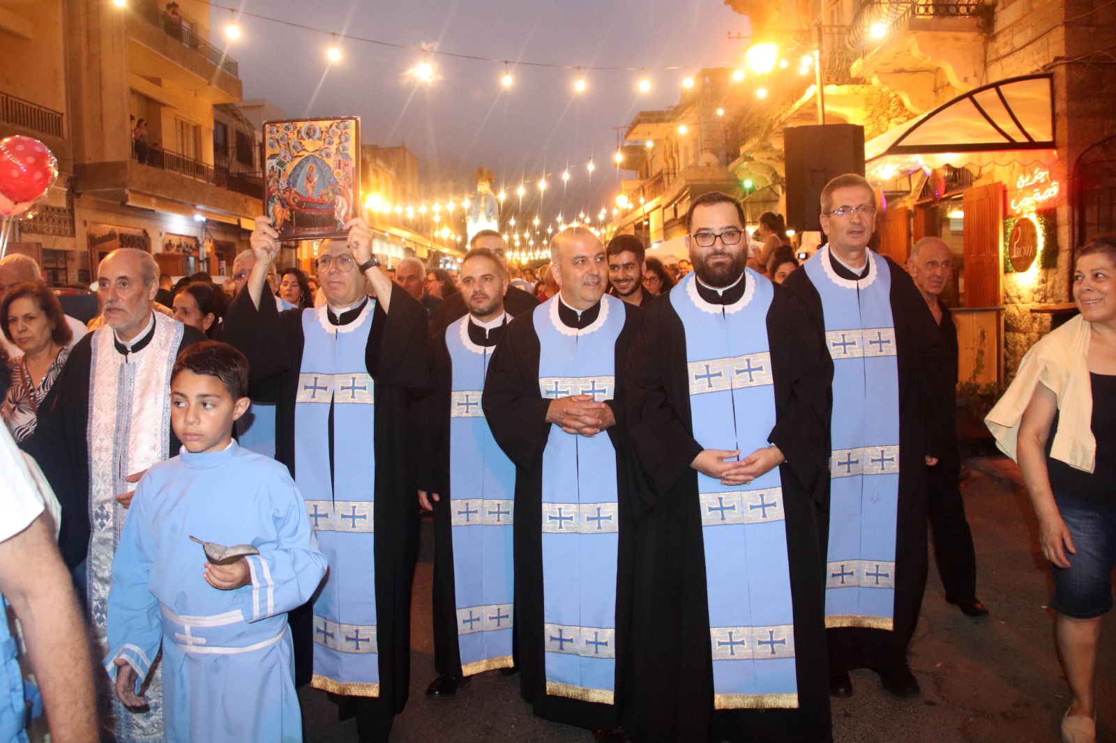 زياح شعبي حاشد في جزين وصلاة على نية السلام في لبنان